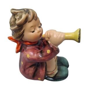 Vintage 1984 Hummel Goebel #733 Girl w Trumpet Collectible Ceramic Figurine